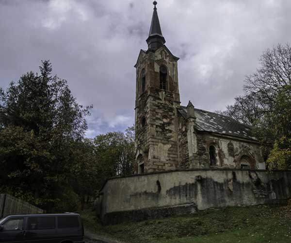Hay una Nueva Iglesia en el Pueblo